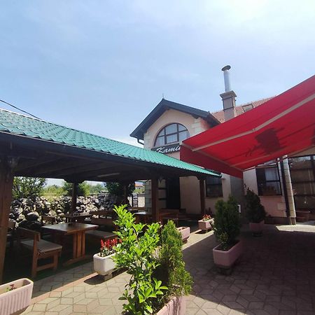 Pansion Kamin Bed & Breakfast Lukavica Eksteriør bilde