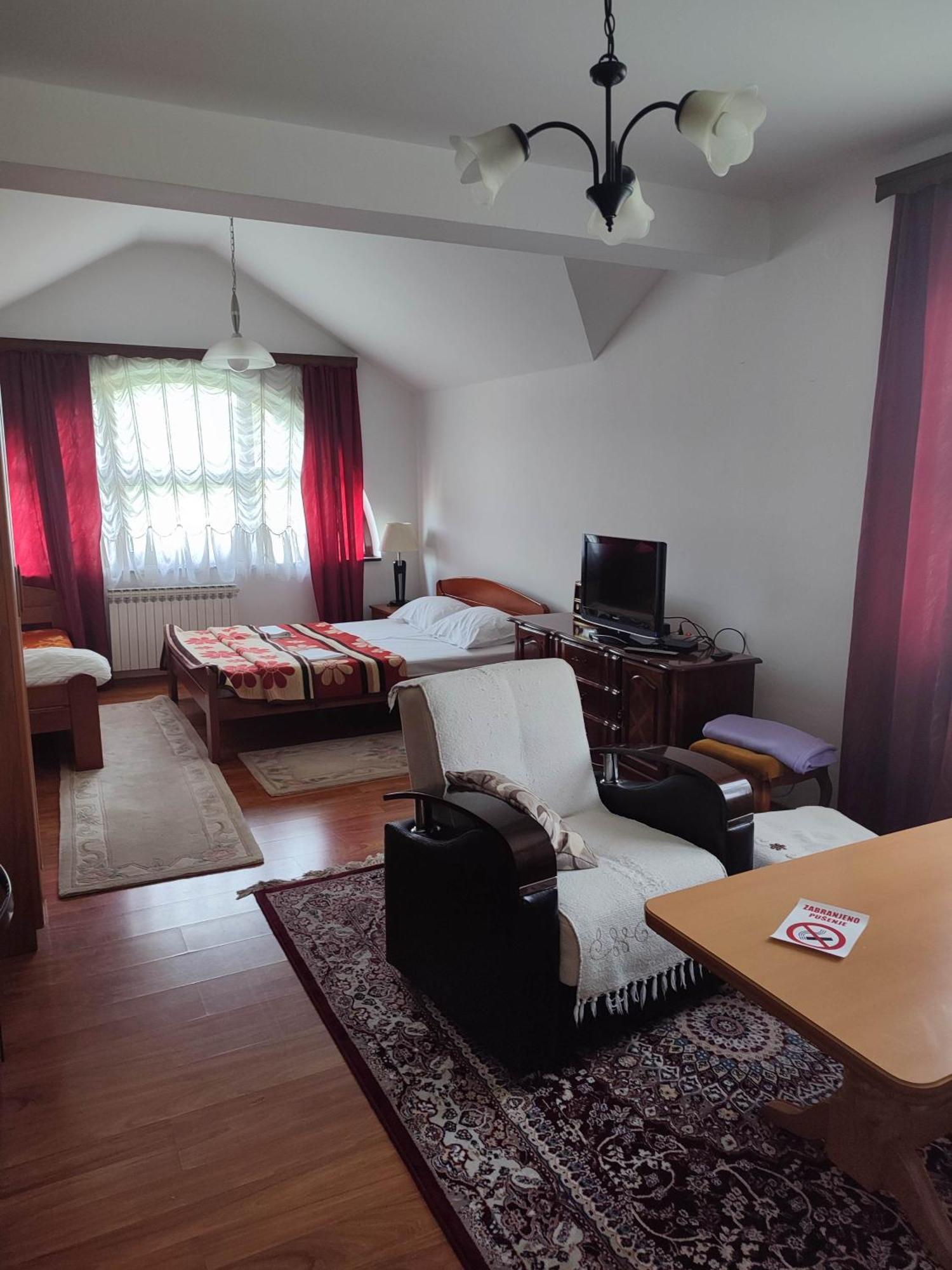 Pansion Kamin Bed & Breakfast Lukavica Eksteriør bilde